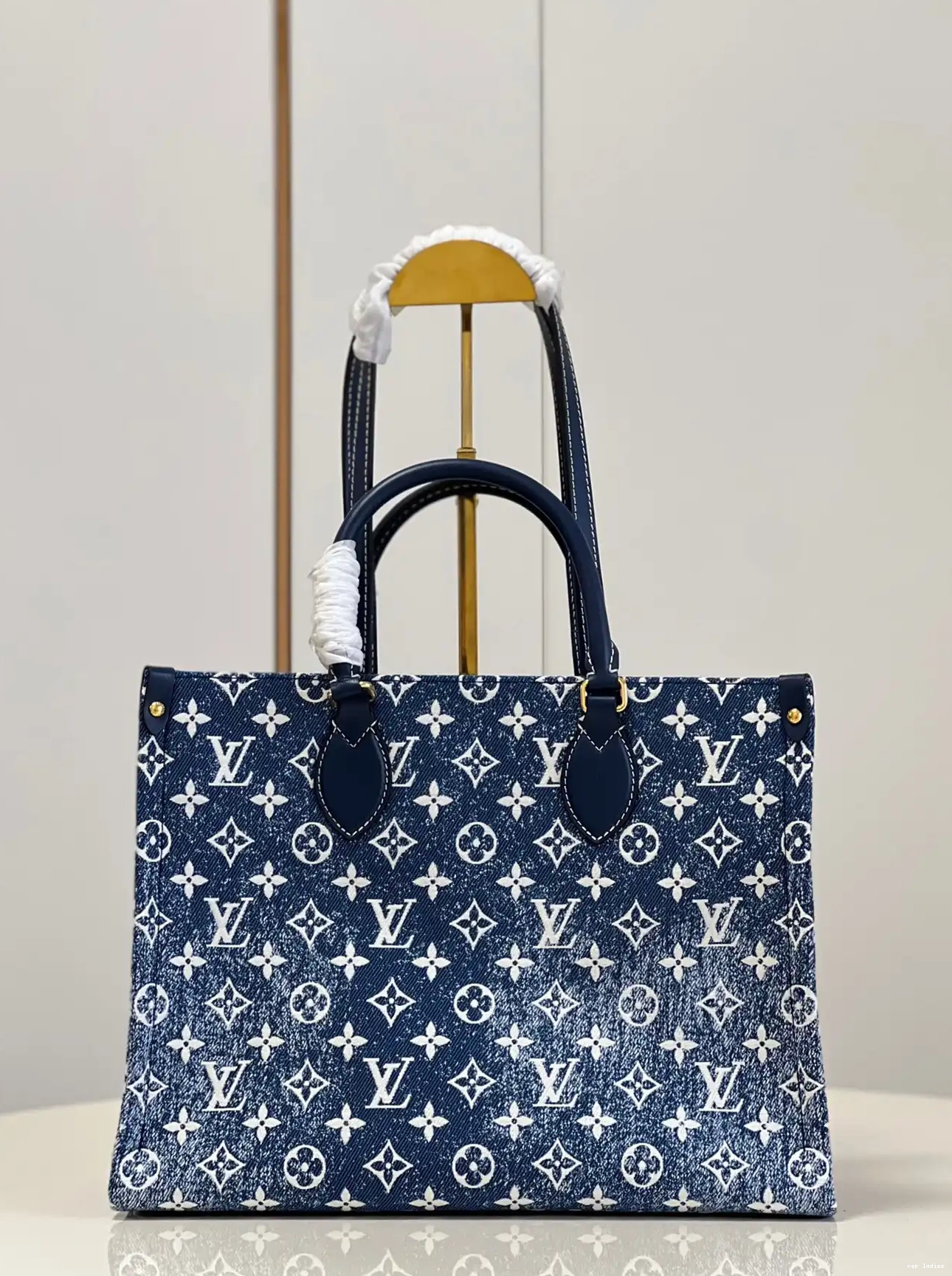 Cheap VUITTON ONTHEGO MM LOUIS 0502
